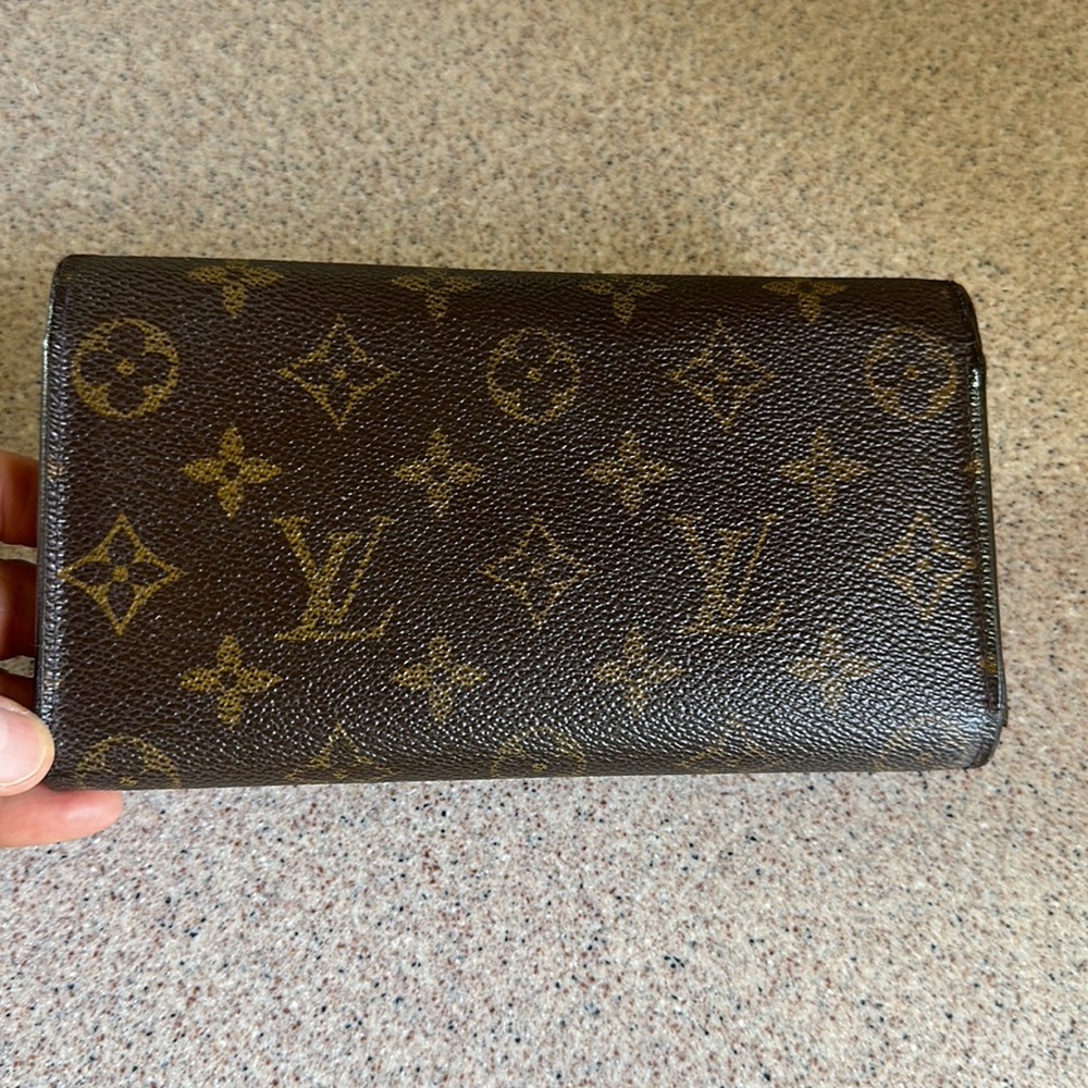 Louis Vuitton Wallet ( authentic ) - Picture 3 of 10